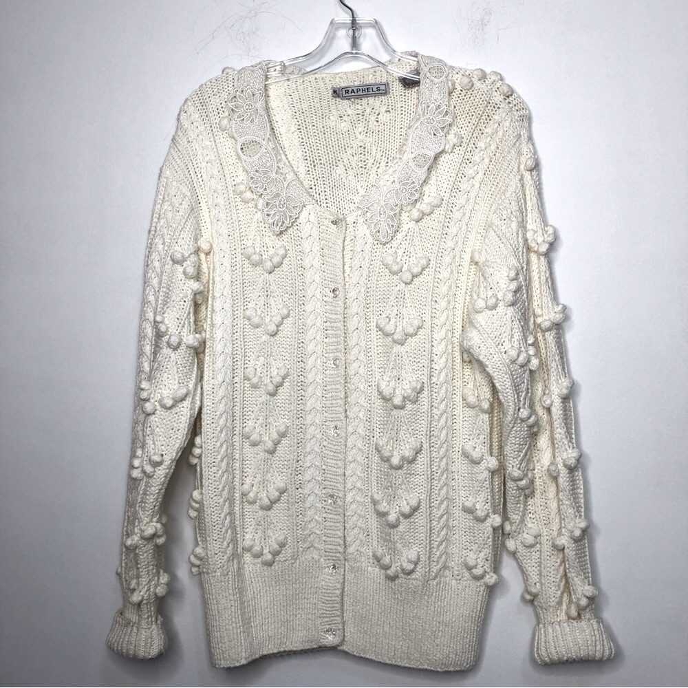 Vintage Raphael’s granny lace collar light cream sweater cardigan. E16